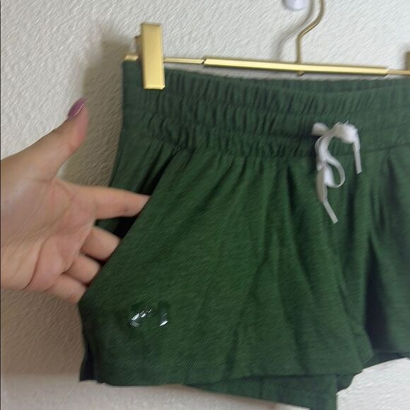 NWT- Under Armour- Green Women's Shorts- Size XS - Picture 3 of 6